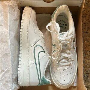 Nike Air Force 1 Summit White Sneakers